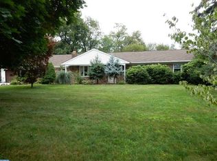 19 Lake Dr, Spring City, PA 19475