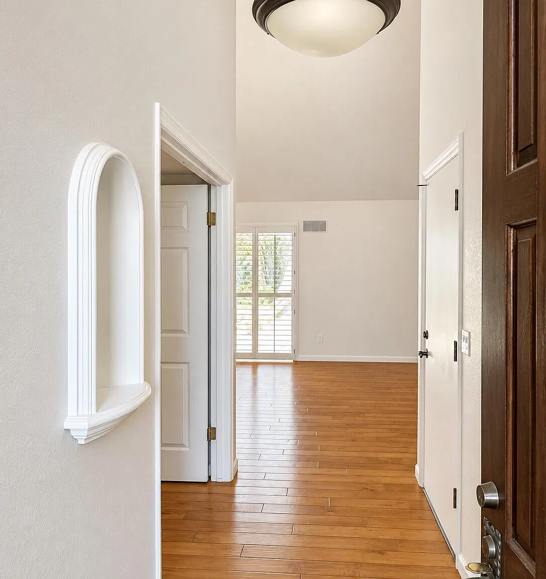 2 bed, 2.0 bath, 1567 sqft, $3,900 — Photo 3