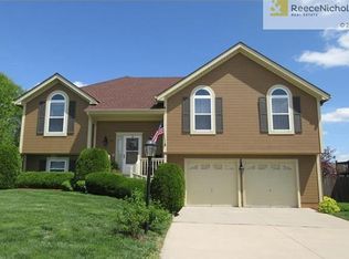 703 Shiloh Dr, Raymore, MO 64083