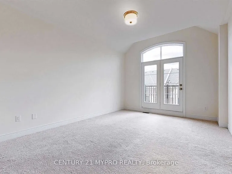 9374 Kennedy Rd — Photo 17