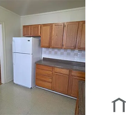 1810 W 82nd St — Photo 4