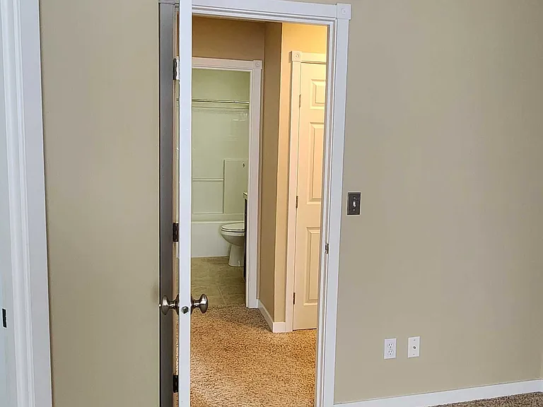 Primary_Bedroom_4