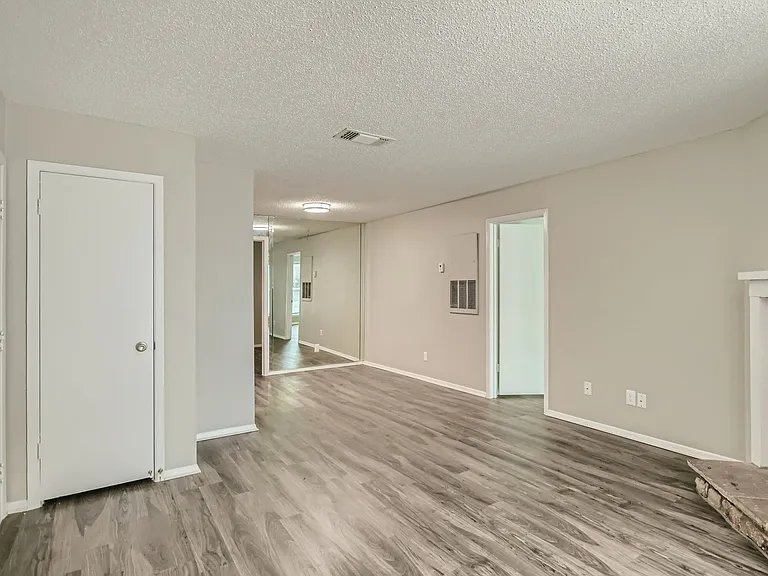 Villas At Waterchase — Photo 24