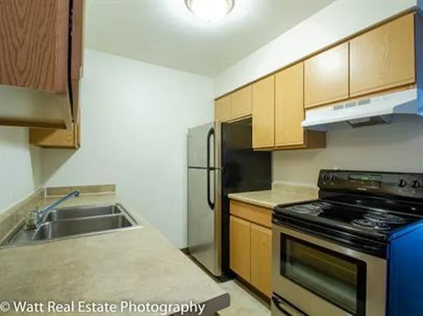 Oak Street, 118-126 Oak St, Dekalb, IL 60115