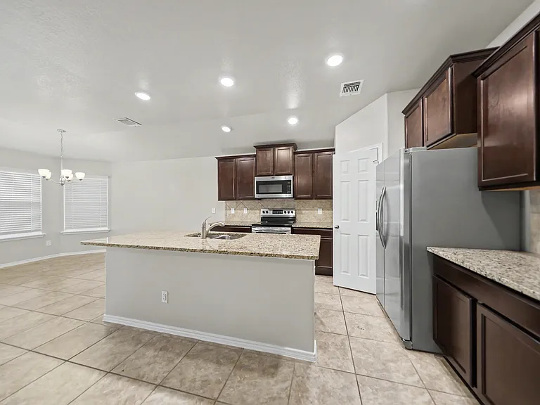 9405 Glynhill Ct — Photo 4
