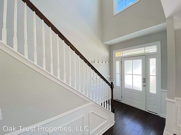 2nd image of 305 Whispering Breeze Ln