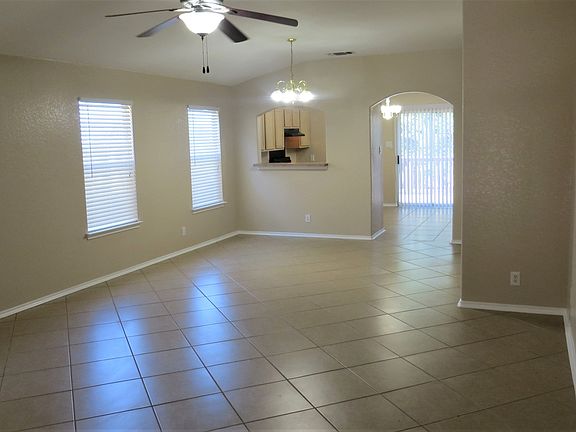 3rd image of 6611 Clovis Ct