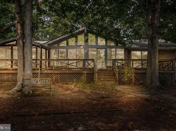 26 Mount Holly Ct, Montross, VA 22520