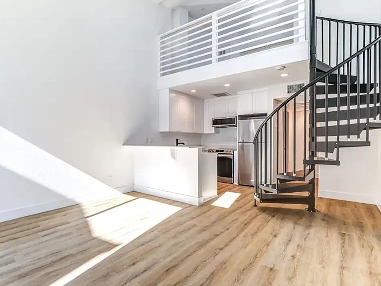 Girard Lofts — Photo 25