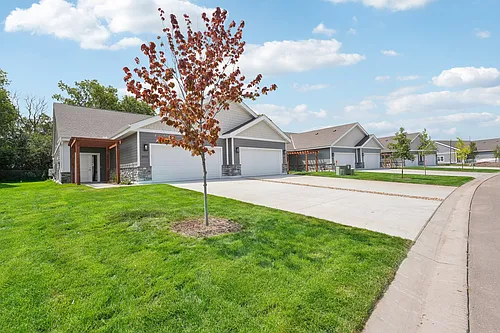 Country Club Villas Photo 1