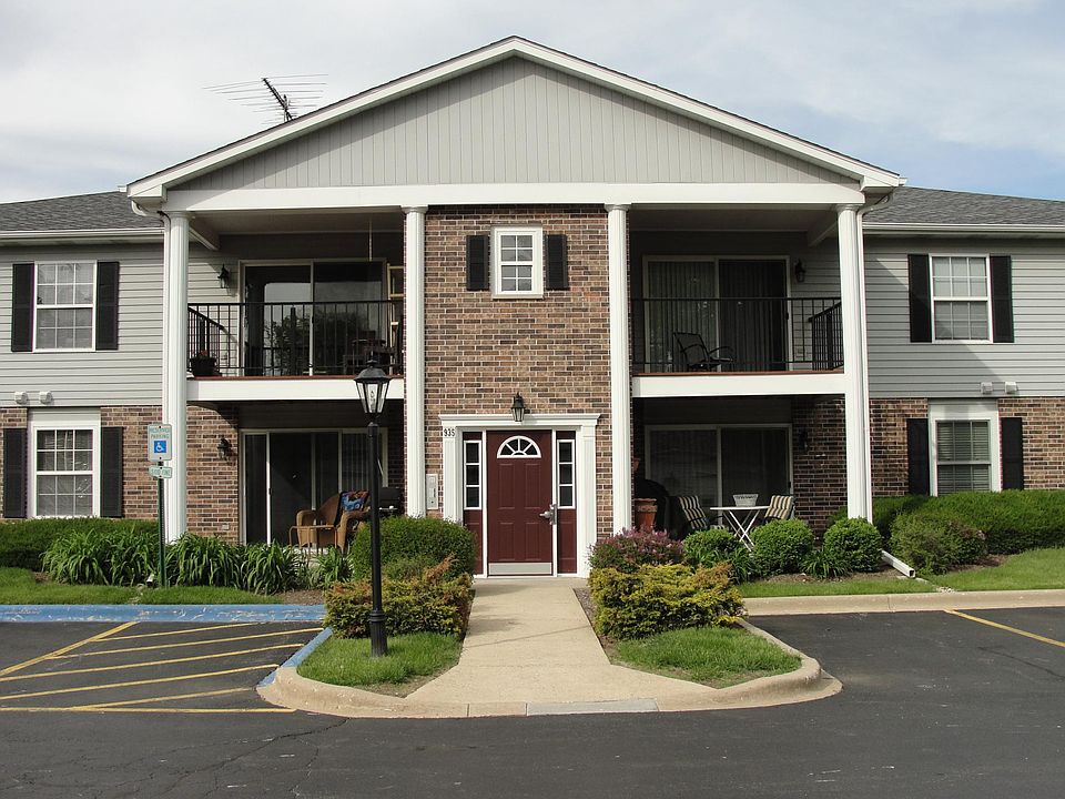 Front view of the condo. Secure buzzer entrance. Only 8 unit