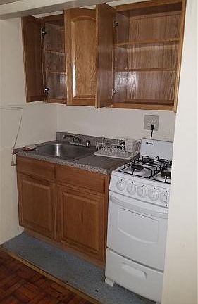 3rd image of 55 Ehrbar Ave APT Gj