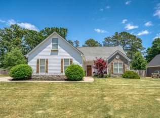 1110 Whispering Lakes Dr, Madison, GA 30650
