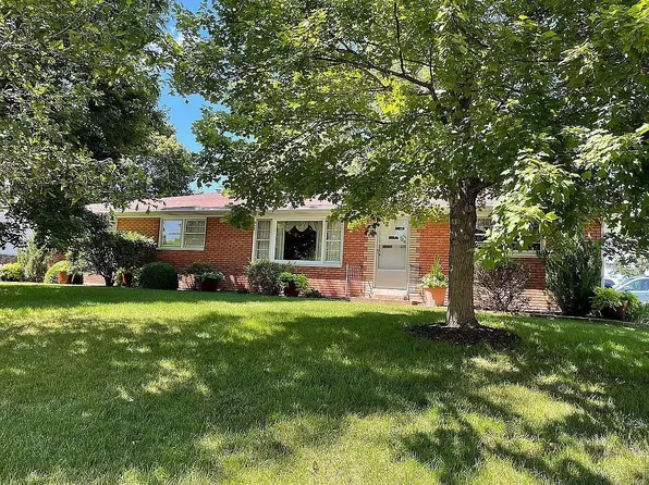 701 Willow Ln, Waterloo, IL 62298