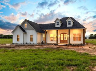 1900 County Road 1255, Savoy, TX 75479