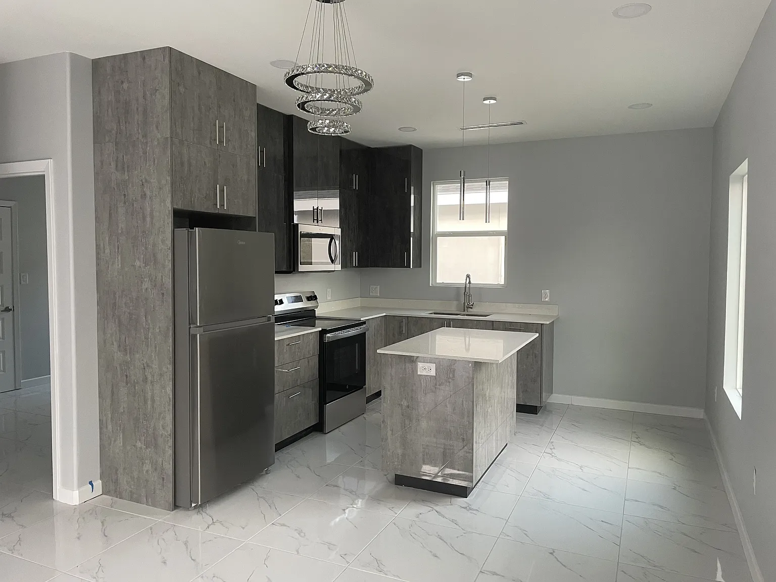 3517 South Dominique Drive - 3 — Photo 3