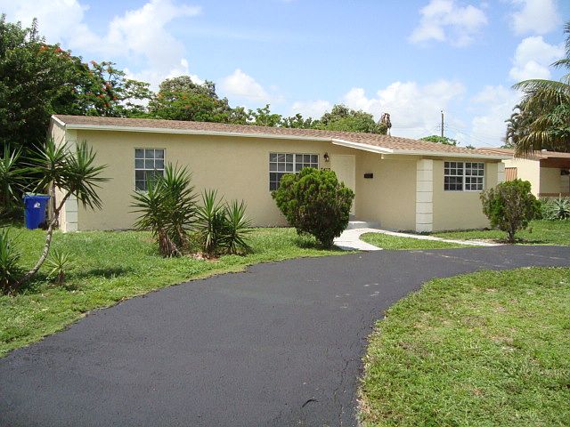 1st image of 3420 Berkeley Blvd