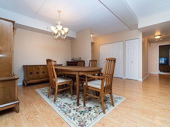 5th image of 100 N Milwaukee Ave APT 203