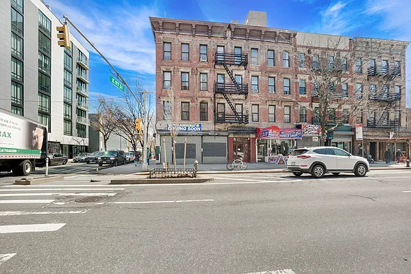 Rented by Bond New York | media 8