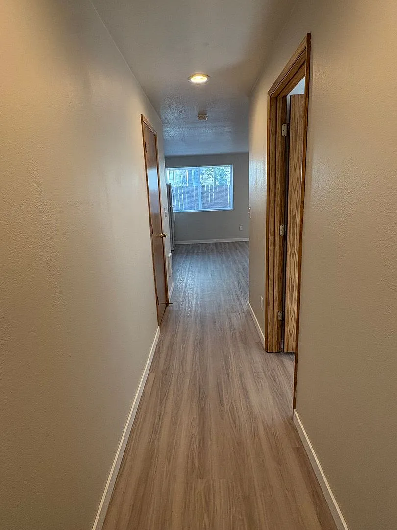 Castle Apartments — Photo 3