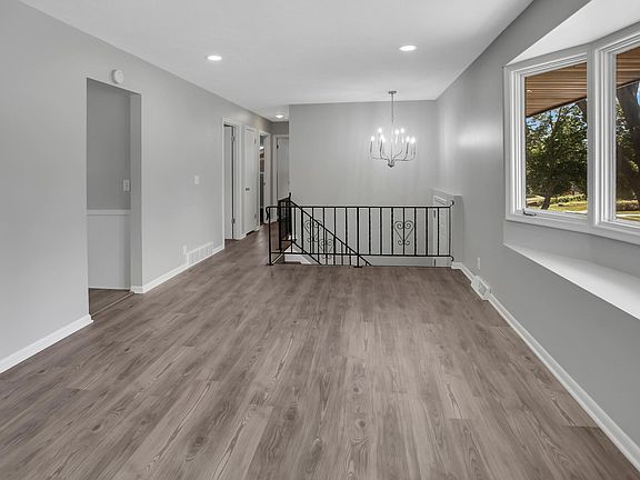 4th image of 13484 Kingswood Dr