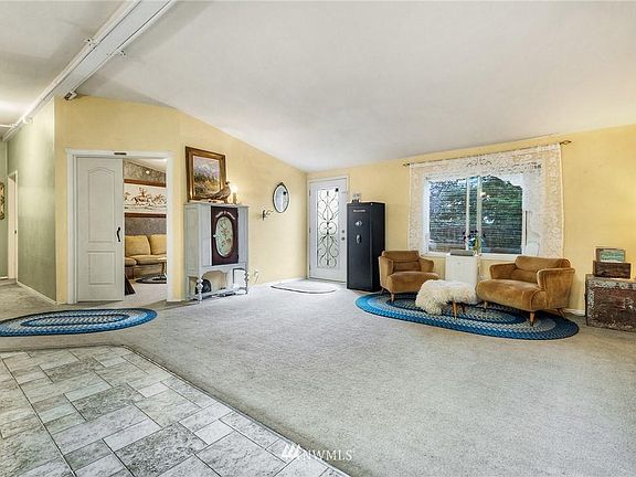 4th image of 25728 Pacific St