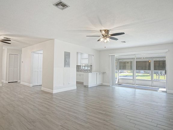 5th image of 939 Savannas Point Drive #A