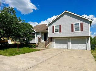 3005 Spring Garden St, Leavenworth, KS 66048