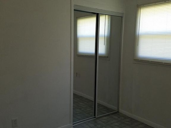 Bedroom w/Mirrored Closet