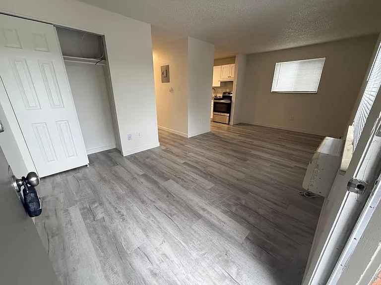 1411 Ulysses St — Photo 3