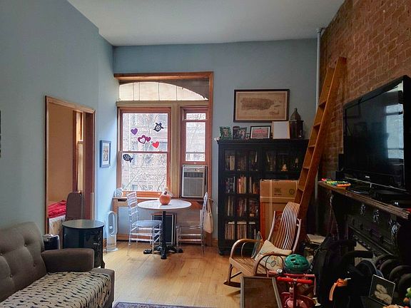 3rd image of 49 W 73rd St APT 3A