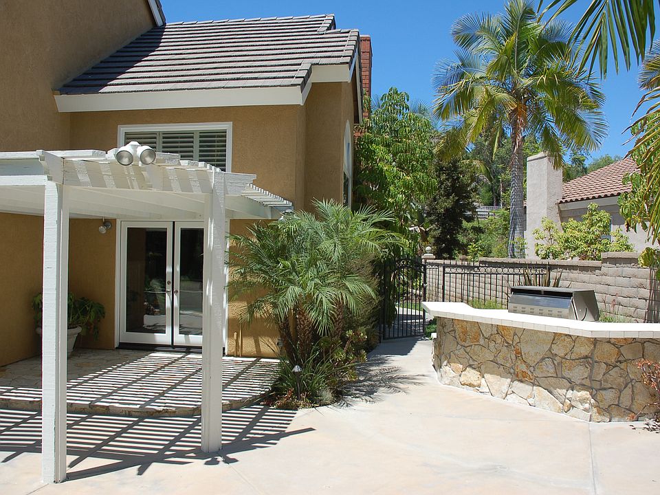 functional outdoor dining near BBQ