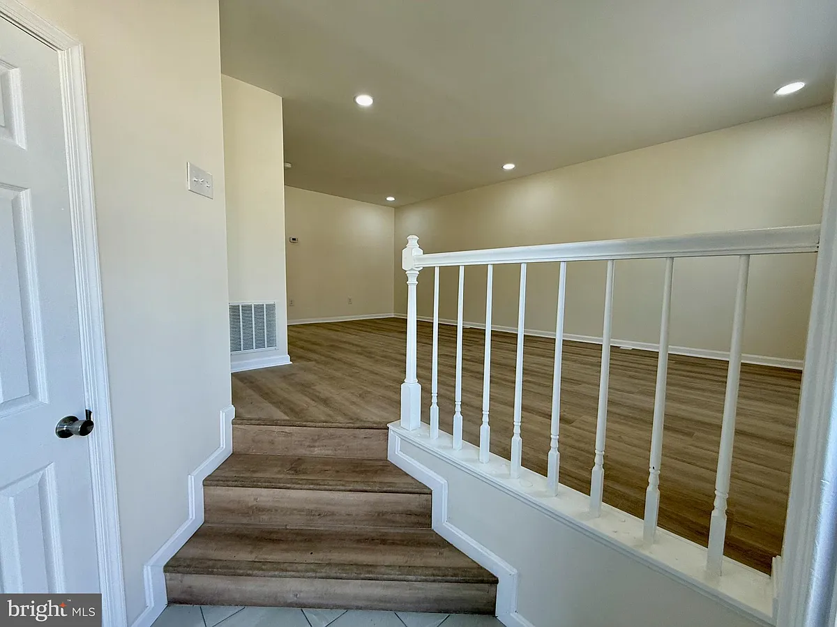 Building Photo - 4 Bright Star Ct