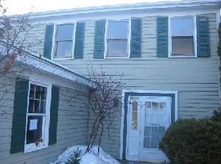 400 Oxford Pl, Roselle, IL 60172