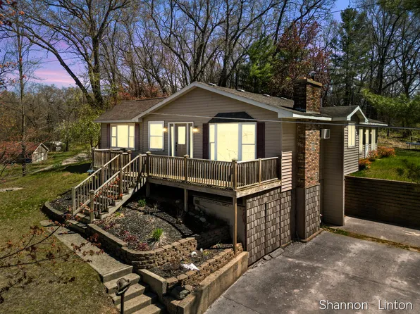 12088 N Lake St, Bitely, MI 49309