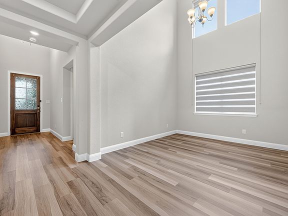 4th image of 1000 Speargrass Ln