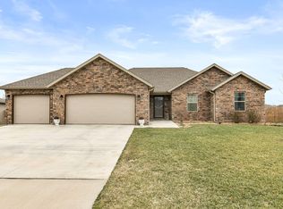 108 E Shawnee St, Strafford, MO 65757