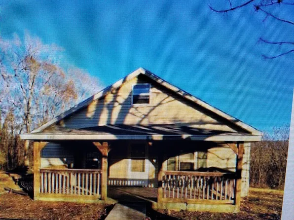 887 S Magnolia Ave, Whitwell, TN 37397