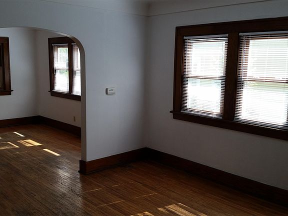 4th image of 1008 W 2nd St