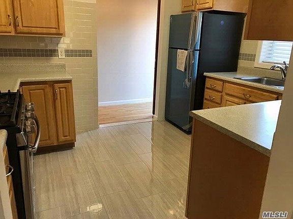 3rd image of 25315 60th Ave