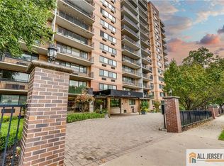 60 Parkway Dr E APT 14C, East Orange, NJ 07017