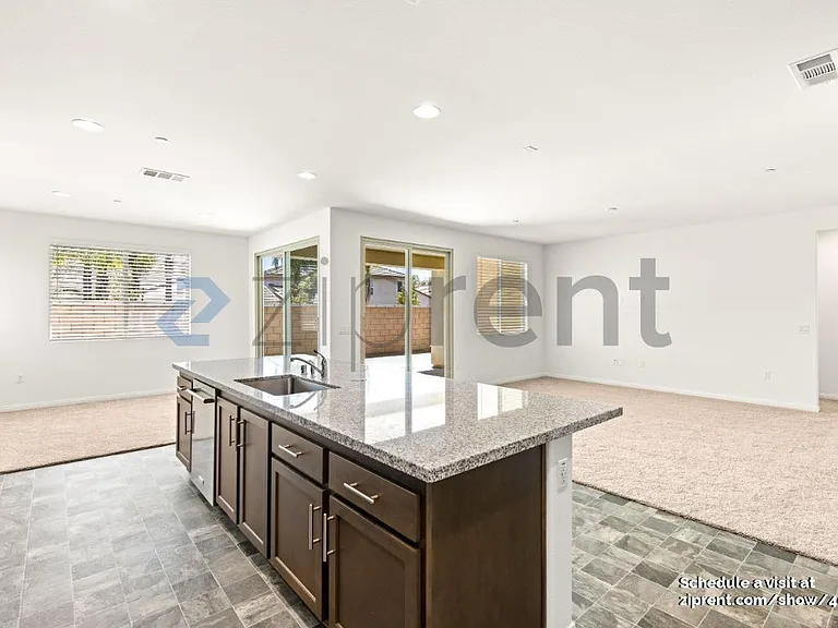 29695 Courage Ct — Photo 8