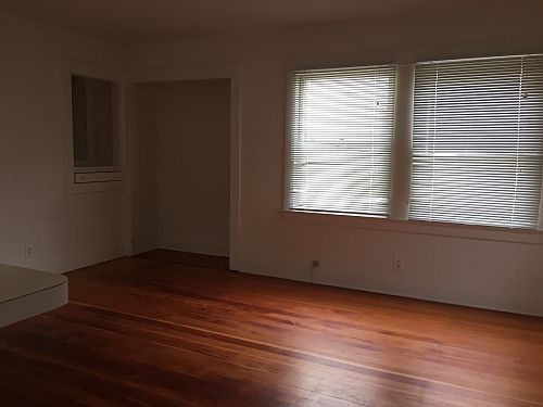 2nd image of 38 1/2 Rose Ave APT 04