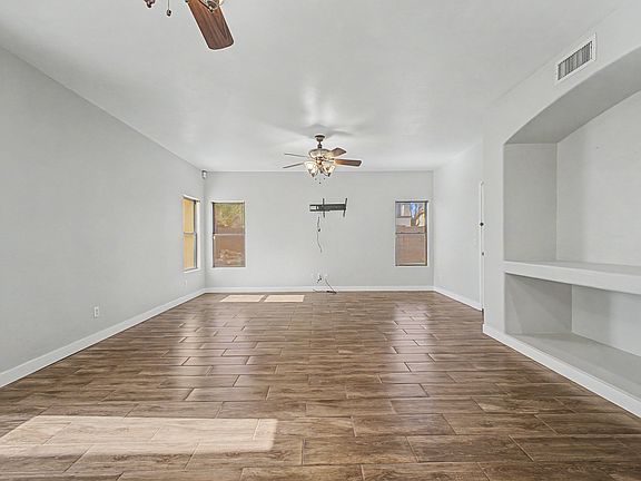 3rd image of 17446 W Yavapai St