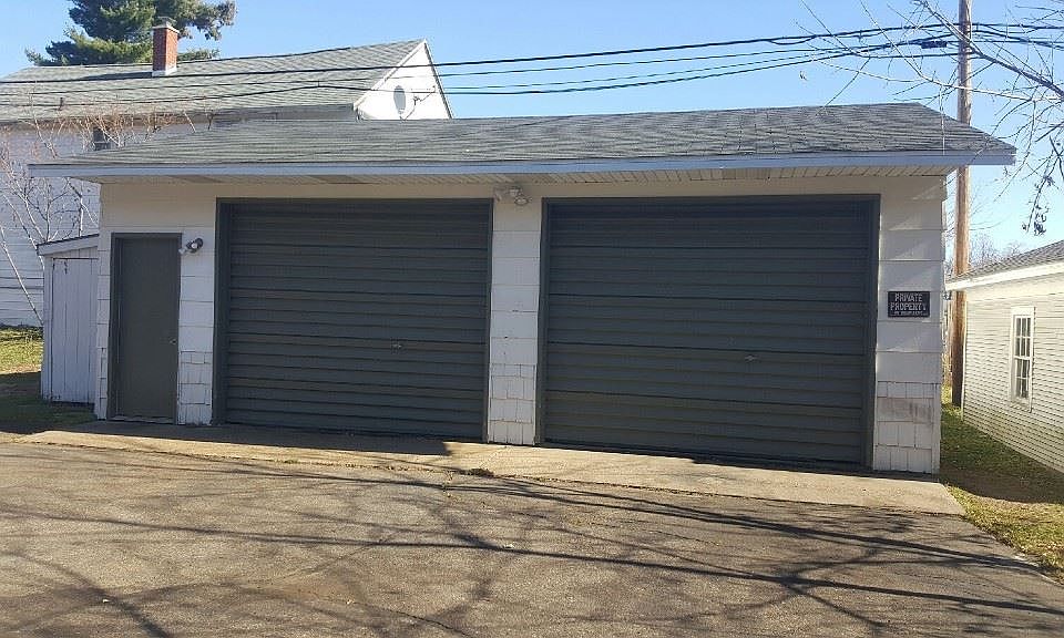 2nd image of 115 N 4th Ave