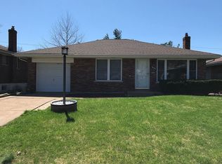3626 Park Crest Dr, Saint Louis, MO 63125