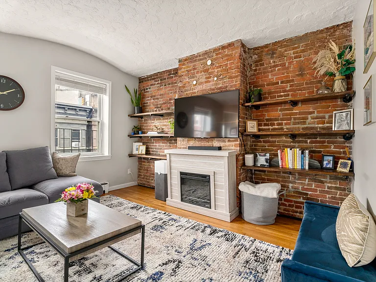 9 Battery St #7 — Photo 2