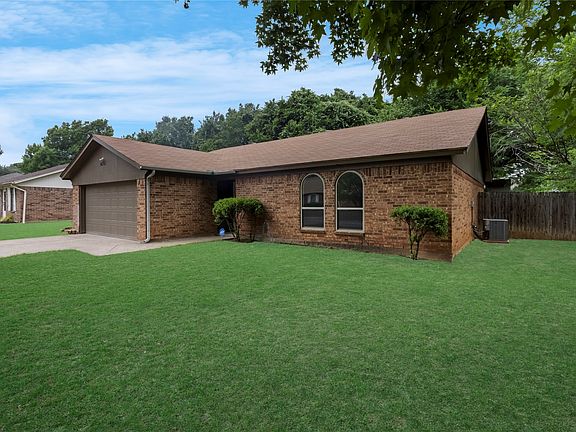 2nd image of 4301 Middlebrook Dr
