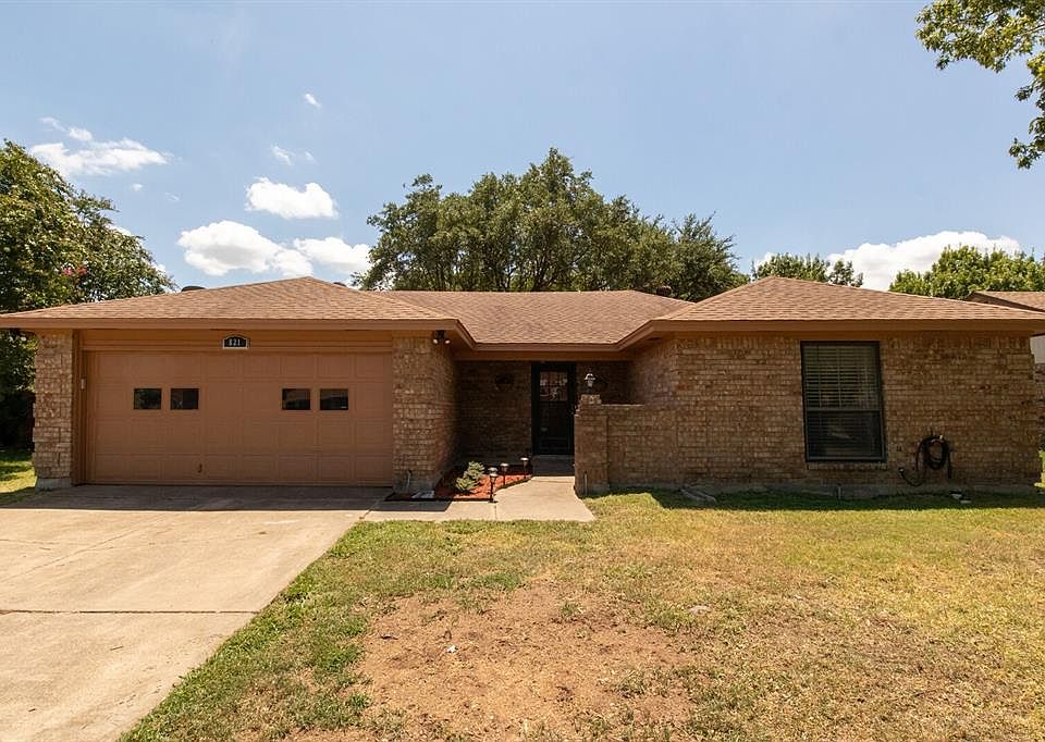 1st image of 821 Brian Dr