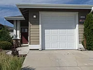 1031 Ne Watt Way